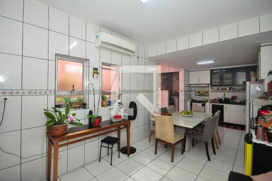 Cozinha de casa à venda com 3 quartos, 130m² em Vila Morse, São Paulo