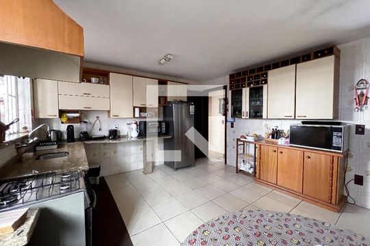 Cozinha  de casa à venda com 4 quartos, 370m² em Jardim América, São Leopoldo