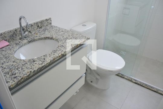 Banheiro de apartamento para alugar com 2 quartos, 56m² em Rudge Ramos, São Bernardo do Campo