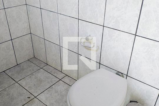 Banheiro 2 de casa à venda com 3 quartos, 250m² em Centro, Osasco