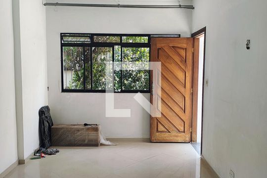 sala de casa à venda com 3 quartos, 250m² em Centro, Osasco