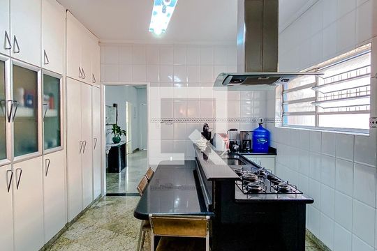 Cozinha de casa à venda com 3 quartos, 400m² em Vila Oratório, São Paulo