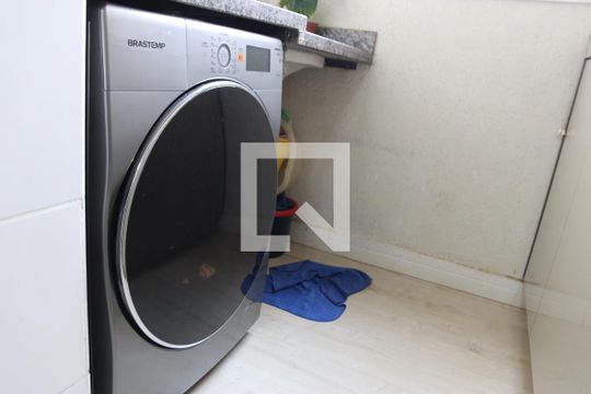 Cozinha e Área de Serviço de apartamento para alugar com 2 quartos, 63m² em Setor Goiania Dois, Goiânia