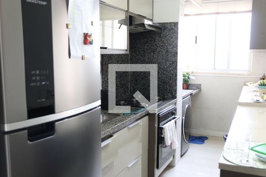 Cozinha e Área de Serviço de apartamento para alugar com 2 quartos, 63m² em Setor Goiania Dois, Goiânia
