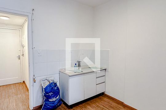 Cozinha de apartamento à venda com 1 quarto, 30m² em Liberdade, São Paulo