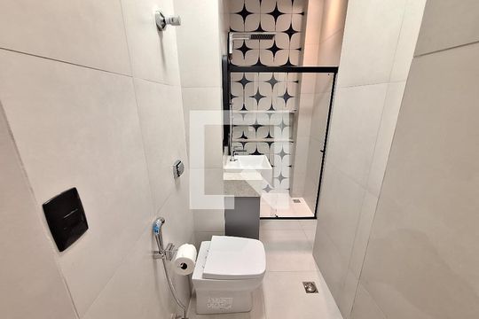 Banheiro de apartamento para alugar com 1 quarto, 22m² em Centro, Rio de Janeiro