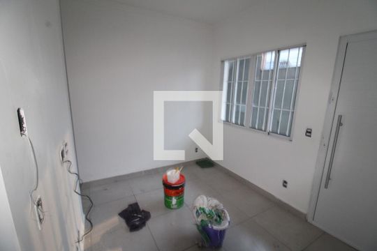 Sala / Cozinha / Área de Serviço de apartamento para alugar com 1 quarto, 30m² em Vila Diva, São Paulo