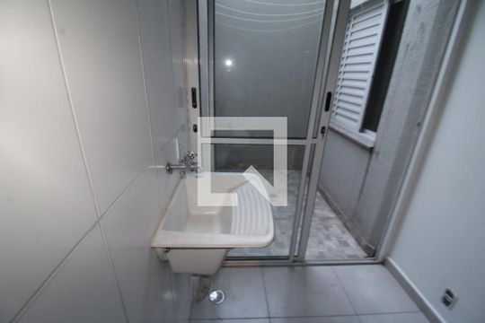 Sala / Cozinha / Área de Serviço de apartamento para alugar com 1 quarto, 30m² em Vila Diva, São Paulo