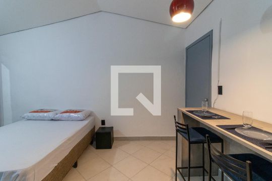 Sala/Quarto de kitnet/studio para alugar com 1 quarto, 20m² em Centro, Campinas