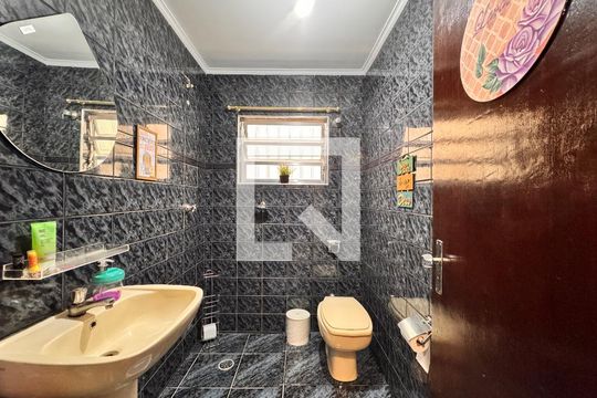 Lavabo de casa à venda com 3 quartos, 267m² em Parque Gerassi, Santo André