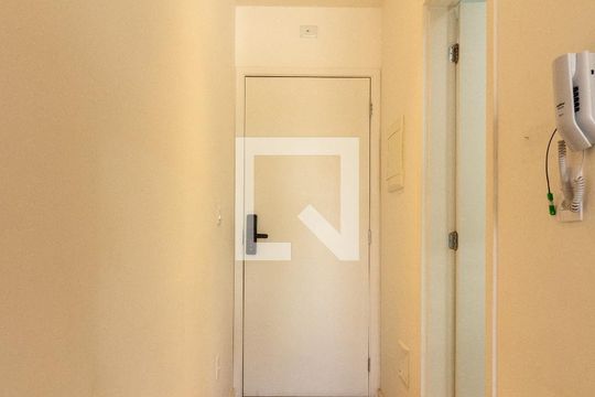Sala de apartamento para alugar com 1 quarto, 26m² em Granja Viana, Cotia