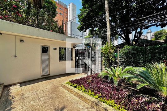 Entrada de apartamento à venda com 3 quartos, 138m² em Campo Belo, São Paulo