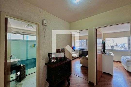 Corredor Quartos de apartamento à venda com 3 quartos, 138m² em Campo Belo, São Paulo