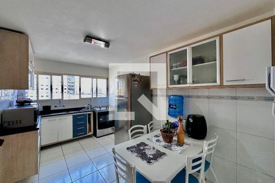 Cozinha de apartamento à venda com 3 quartos, 138m² em Campo Belo, São Paulo