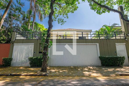 Fachada de casa para alugar com 4 quartos, 400m² em Alto de Pinheiros, São Paulo