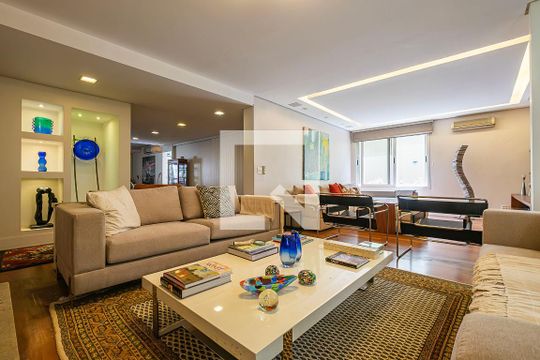 Casa para alugar com 4 quartos, 400m² em Alto de Pinheiros, São Paulo