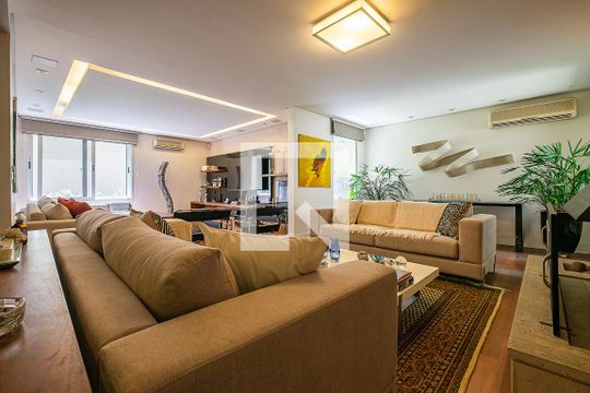 Sala de casa para alugar com 4 quartos, 400m² em Alto de Pinheiros, São Paulo