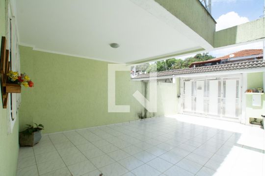 Garagem de casa à venda com 3 quartos, 200m² em Vila Augusta, Guarulhos