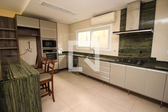 Cozinha de casa de condomínio à venda com 4 quartos, 300m² em Cristal, Porto Alegre