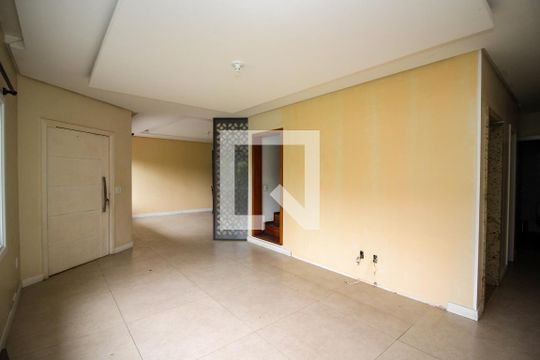 Sala de casa de condomínio à venda com 4 quartos, 300m² em Cristal, Porto Alegre