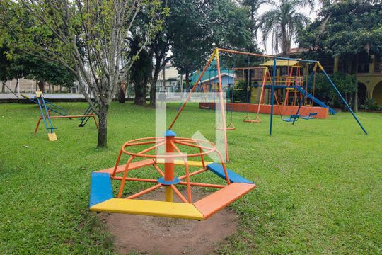 Área comum - Playground de casa de condomínio à venda com 4 quartos, 300m² em Cristal, Porto Alegre