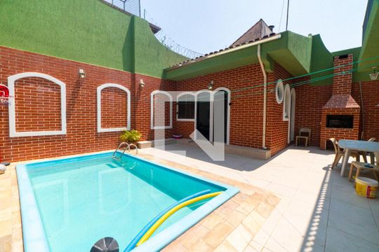 Quintal de casa para alugar com 5 quartos, 280m² em Planalto Paulista, São Paulo