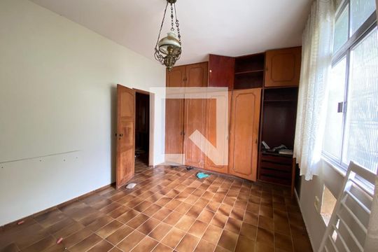Quarto 2 de casa à venda com 5 quartos, 403m² em Méier, Rio de Janeiro