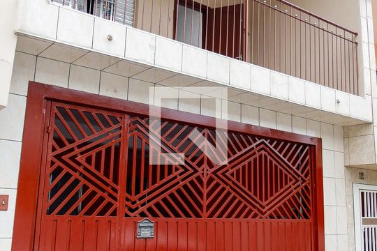 Fachada de casa à venda com 4 quartos, 200m² em Bandeiras, Osasco