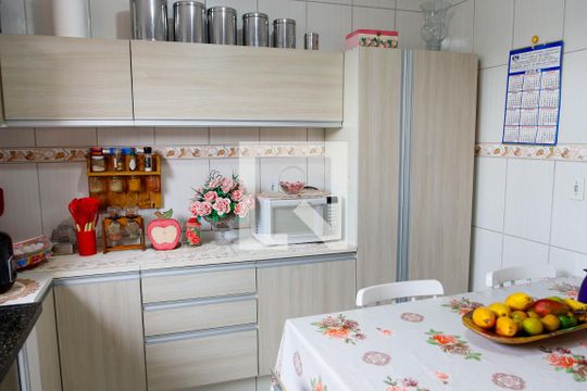Cozinha de casa à venda com 4 quartos, 200m² em Bandeiras, Osasco