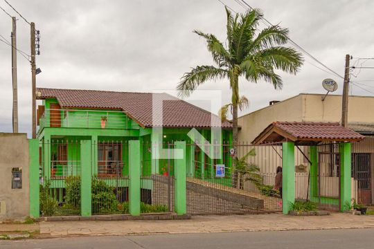 Fachada de casa à venda com 4 quartos, 476m² em Nossa Senhora das Graças, Canoas