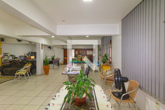 Garagem de casa à venda com 4 quartos, 476m² em Nossa Senhora das Graças, Canoas