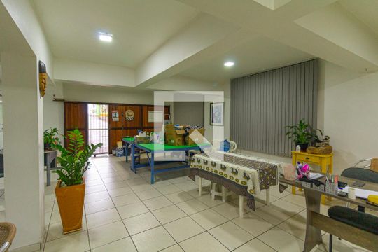 Garagem de casa à venda com 4 quartos, 476m² em Nossa Senhora das Graças, Canoas