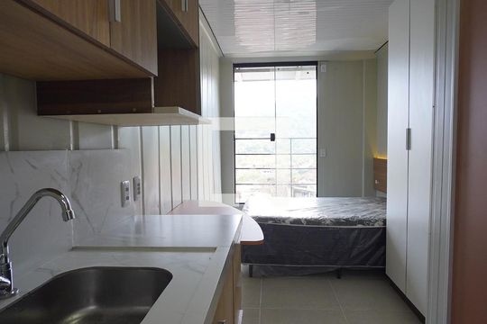 Studio de kitnet/studio para alugar com 1 quarto, 19m² em Saco Grande, Florianópolis