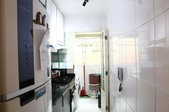 Cozinha de apartamento para alugar com 2 quartos, 49m² em Fazenda Morumbi, São Paulo