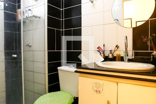 Banheiro de apartamento para alugar com 2 quartos, 49m² em Fazenda Morumbi, São Paulo