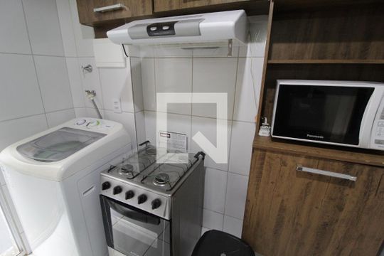 Cozinha de apartamento para alugar com 2 quartos, 45m² em Gávea, Uberlândia