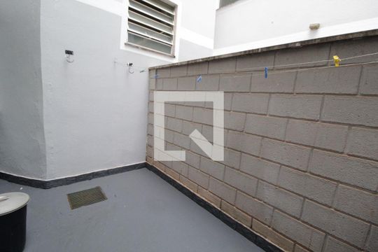 Área de Serviço de apartamento para alugar com 2 quartos, 45m² em Gávea, Uberlândia