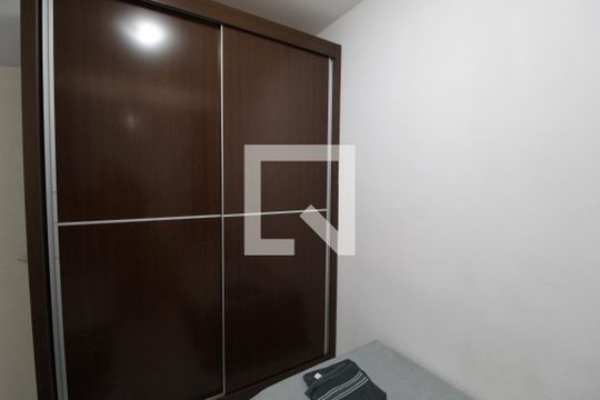 Quarto 1 de apartamento para alugar com 2 quartos, 45m² em Gávea, Uberlândia