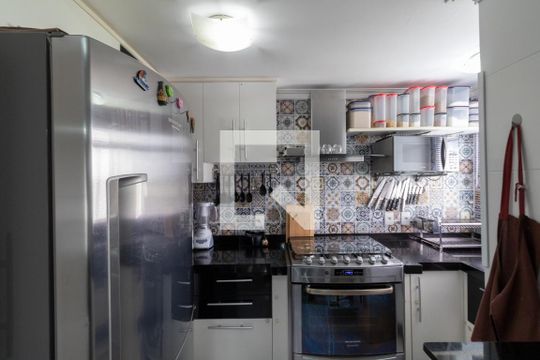 Cozinha de apartamento para alugar com 3 quartos, 93m² em Colônia (zona Leste), São Paulo