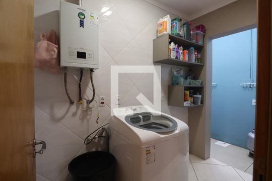 Lavanderia de casa à venda com 2 quartos, 200m² em Brigadeira, Canoas