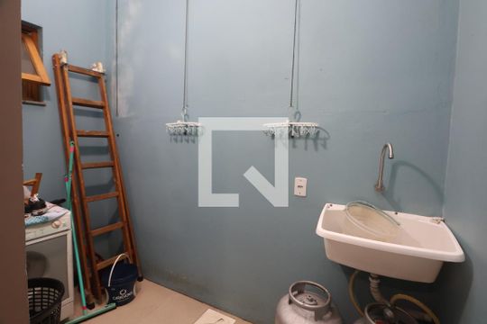 Lavanderia de casa à venda com 2 quartos, 200m² em Brigadeira, Canoas