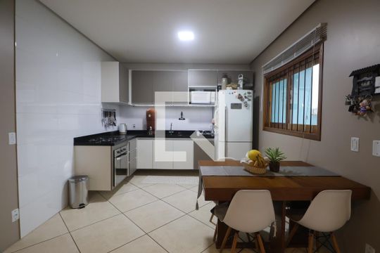 Cozinha de casa à venda com 2 quartos, 200m² em Brigadeira, Canoas