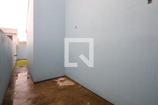 Área externa de casa à venda com 2 quartos, 200m² em Brigadeira, Canoas
