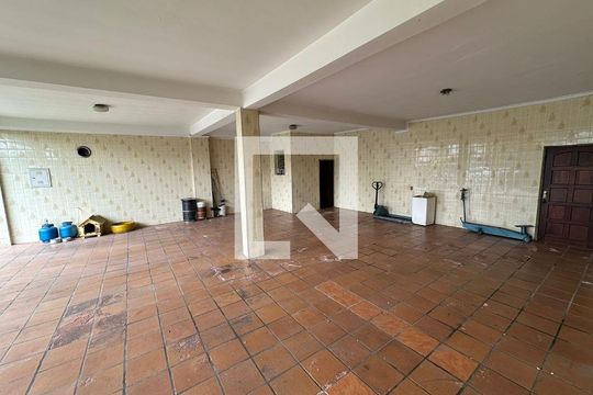 Garagem de casa para alugar com 4 quartos, 950m² em Jardim Previdência, São Paulo