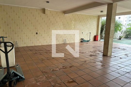 Garagem de casa para alugar com 4 quartos, 950m² em Jardim Previdência, São Paulo