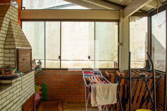 Área de serviço de casa à venda com 3 quartos, 170m² em Ipanema, Porto Alegre