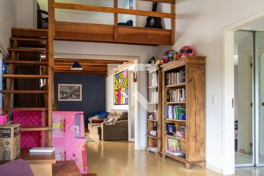 Sala de casa à venda com 3 quartos, 170m² em Ipanema, Porto Alegre