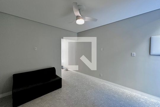 Sala de casa à venda com 2 quartos, 130m² em Campo Belo, São Paulo