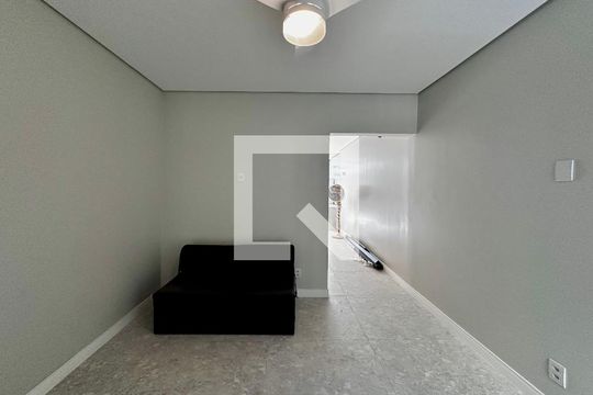 Sala de casa para alugar com 2 quartos, 130m² em Campo Belo, São Paulo