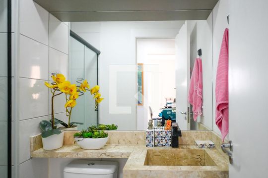 Banheiro de apartamento à venda com 2 quartos, 40m² em Jardim Santa Emília, São Paulo